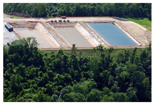 Резервуари для зберігання зворотних вод. Фото з www.marcellus-shale.us
