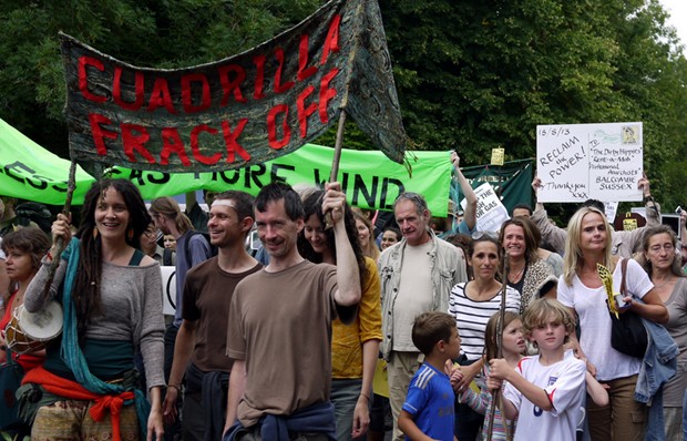 Протести громадськості проти видобутку сланцевого газу поблизу містечка Балькомб
